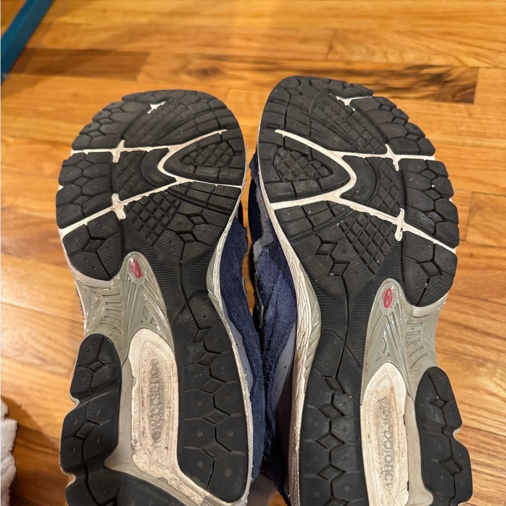 New Balance - Picture 6 of 8